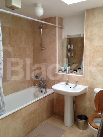 			LET, 2 Bedroom, 1 bath, 1 reception Apartment			 St Johns Hill, Clapham Junction